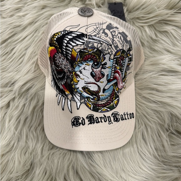 Ed Hardy Embroidered Battle
Skull - Khaki SnapBack Cap - Picture 2 of 16